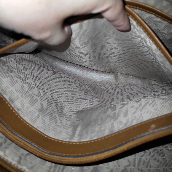 Michael Kors Used Brown/tan Tote Bag - Picture 8 of 13
